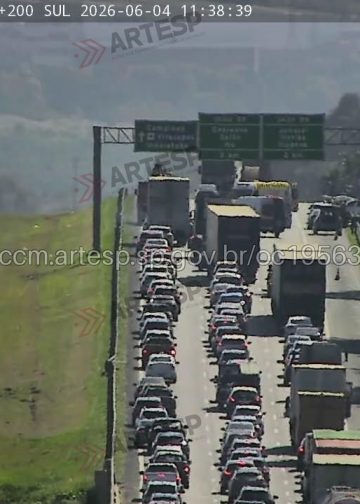 Mulher morre em acidente envolvendo motocicleta e automóvel na Rodovia dos Bandeirantes em Jundiaí